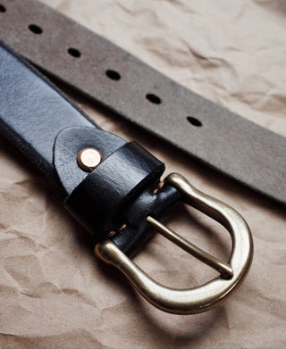 Horseshoe Buckle Leather Belt - Black